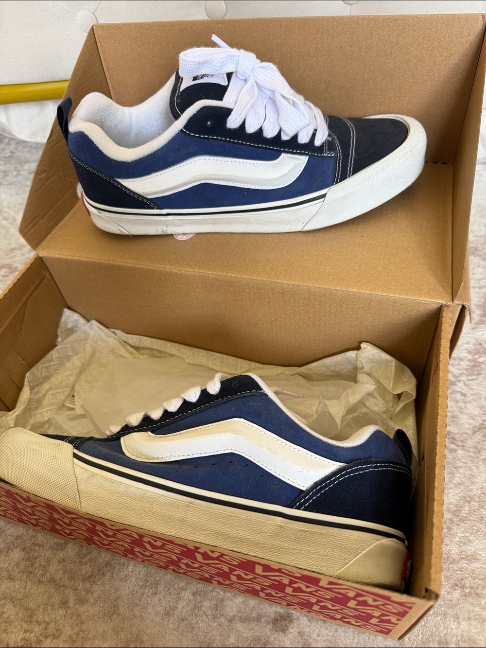 Vans men’s 9.5 Knu Skool Sneakers